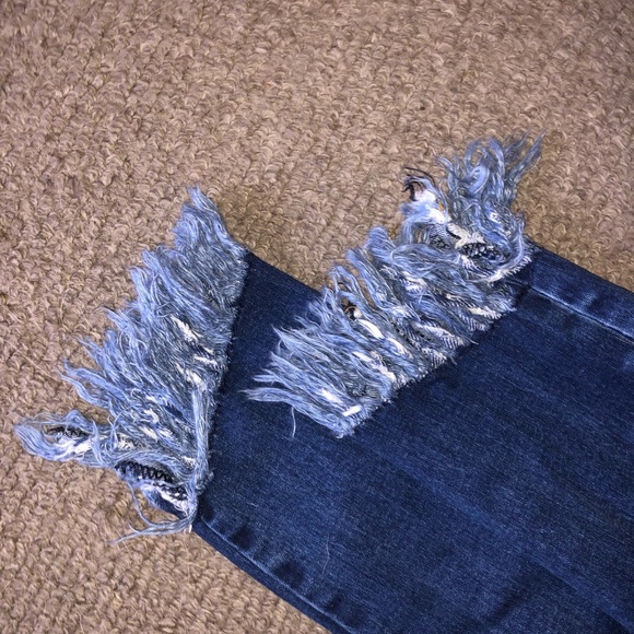 Umgee frayed dark jeans, size 26 waist - Picture 3 of 3